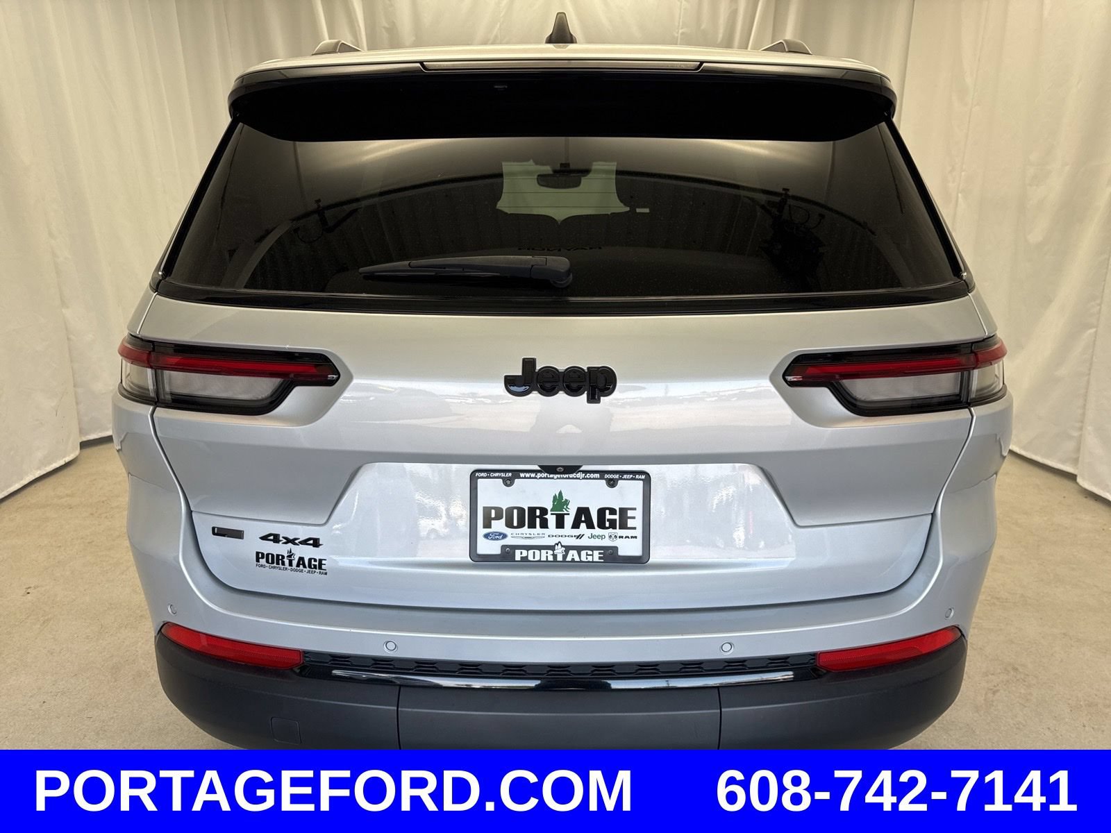 Used 2022 Jeep Grand Cherokee L Laredo AWD/4WD image 3