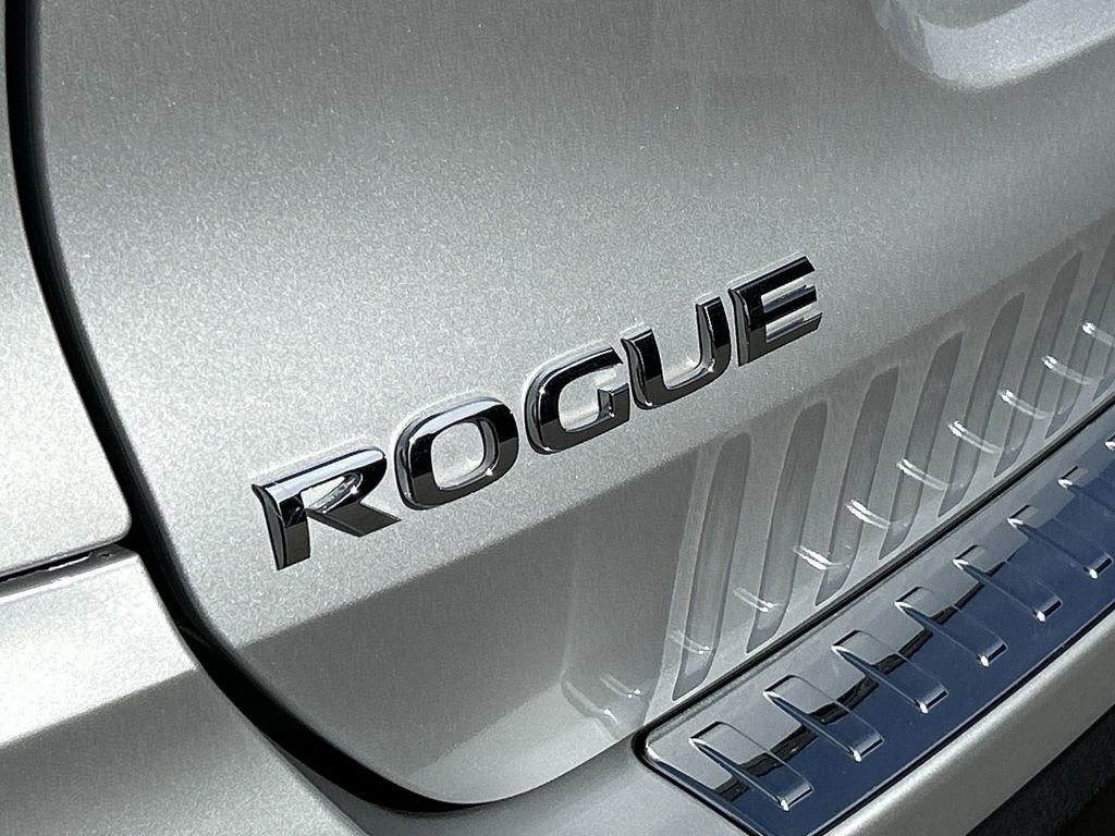 Used 2020 Nissan Rogue SV FWD image 31