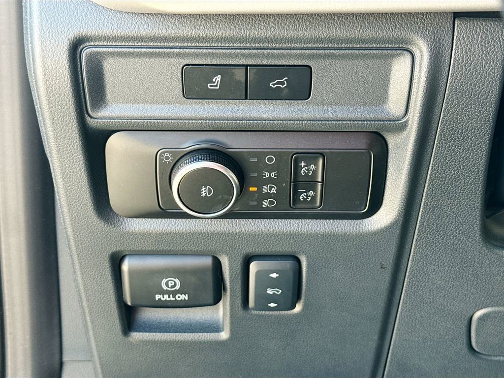 Used 2024 Ford Expedition XLT image 10