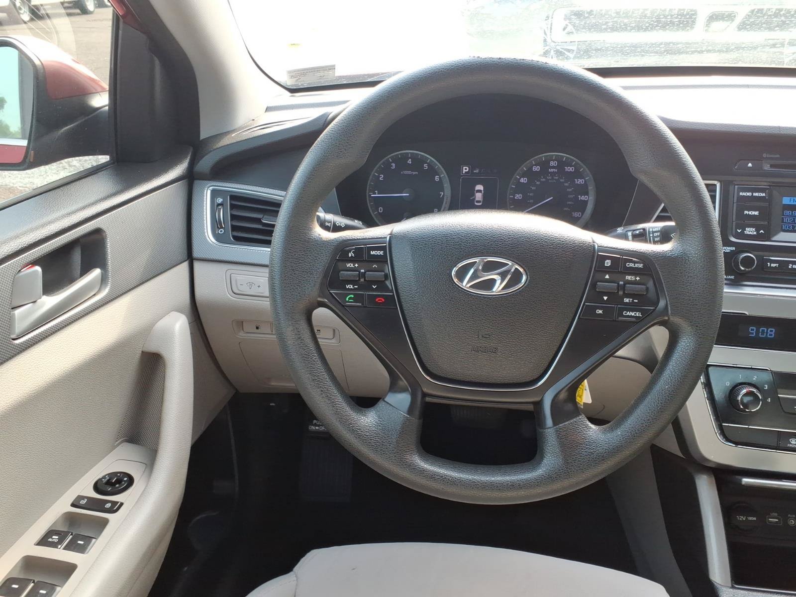 Used 2015 Hyundai Sonata SE FWD image 5