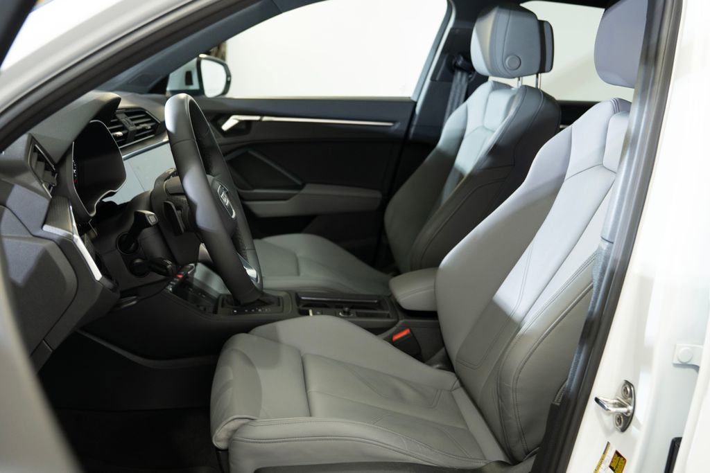 Certified 2025 Audi Q3 2.0T Premium w/ Convenience Package image 7