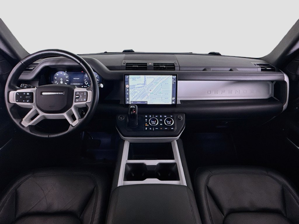 Used 2025 Land Rover Defender 110 X-Dynamic SE AWD/4WD image 9