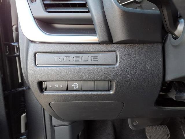 Certified 2025 Nissan Rogue S image 17