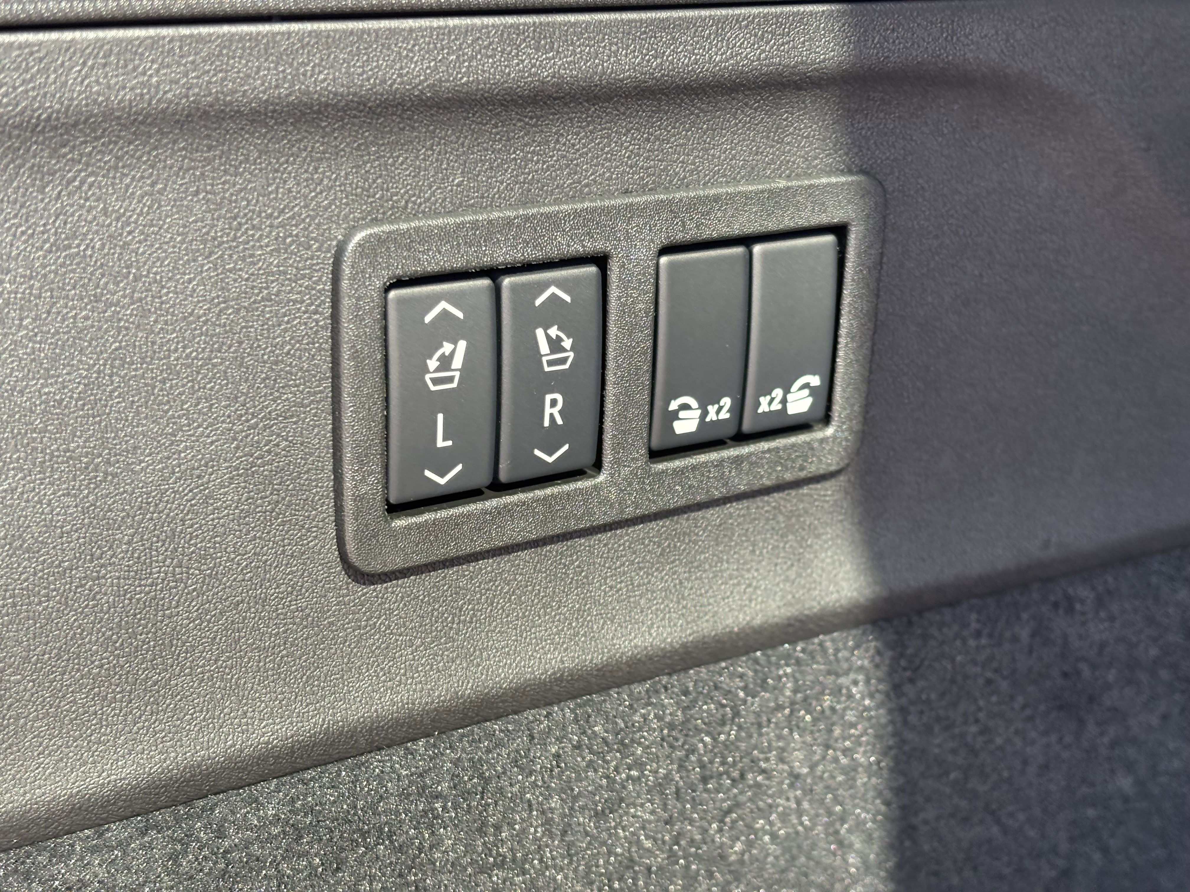 New 2026 Cadillac Escalade IQ Sport 2 w/ LPO, Premium Carpet Package image 10