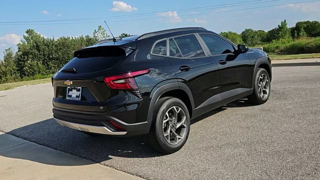 New 2026 Chevrolet Trax LT w/ Driver Confidence Package FWD image 8