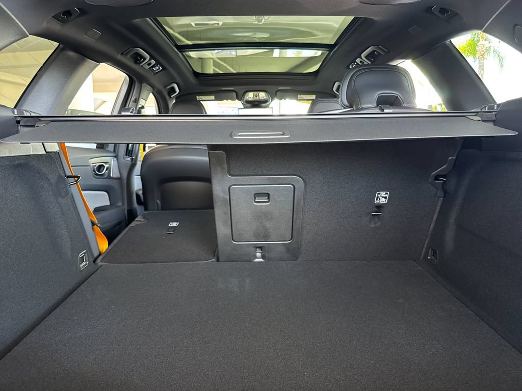 New 2026 Volvo XC60 T8 Polestar w/ Protection Package Premier AWD/4WD image 14