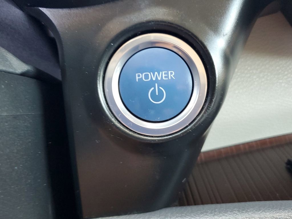 Certified 2024 Toyota Sienna XLE image 27