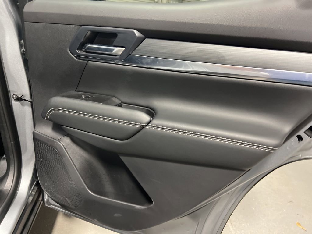 Used 2025 GMC Terrain Elevation image 13