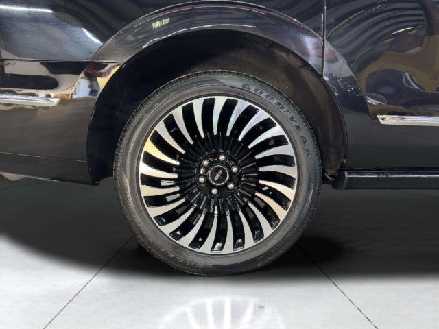 Used 2020 Lincoln Navigator L Black Label w/ Cargo Convenience Package image 73