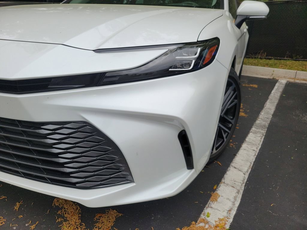Used 2025 Toyota Camry XLE image 6