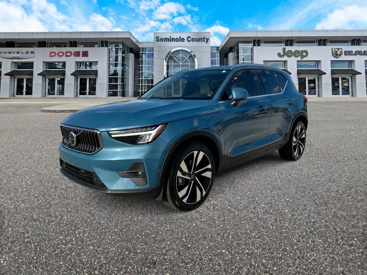 Used 2023 Volvo XC40 B5 Plus w/ Driver Assist Package