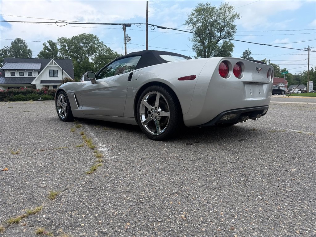 Used 2005 Chevrolet Corvette Convertible w/ Preferred Equipment Group RWD image 3