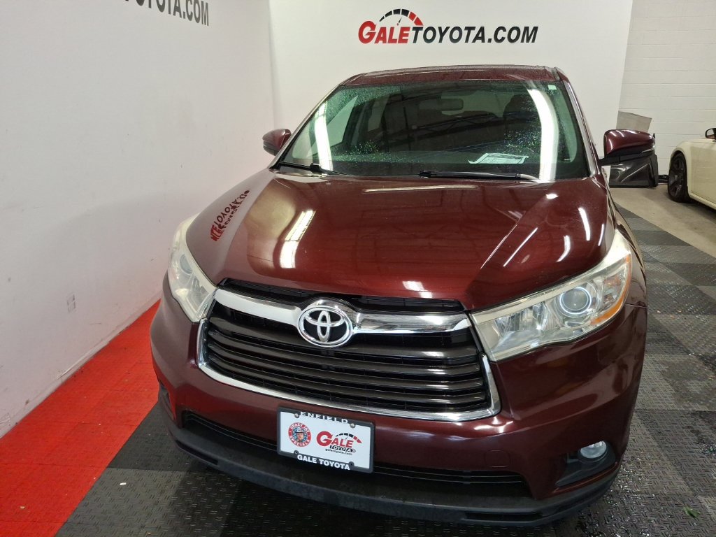 Used 2014 Toyota Highlander Plus AWD/4WD image 3