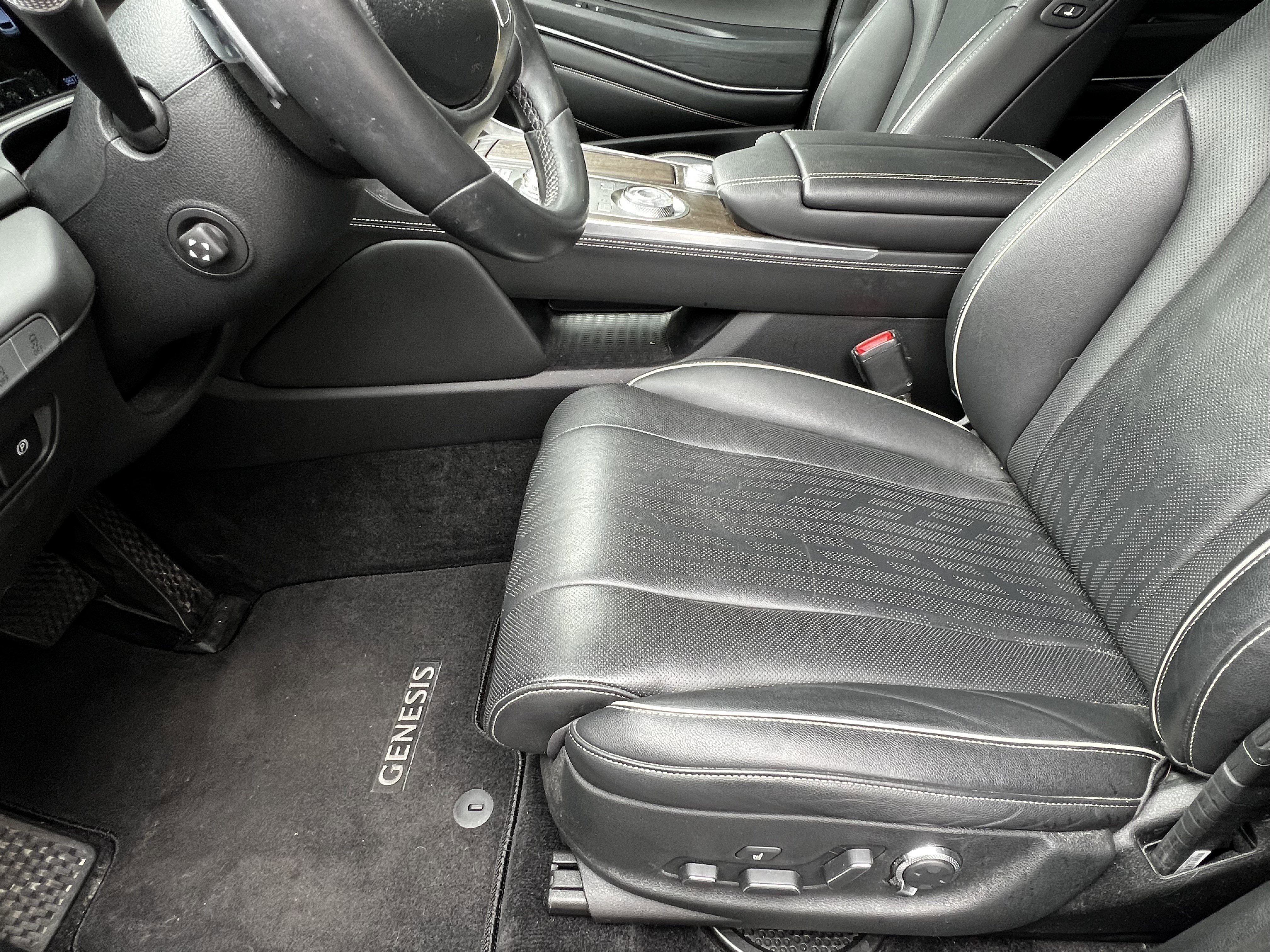 Used 2023 Genesis GV80 2.5T w/ Prestige 20" Package image 16