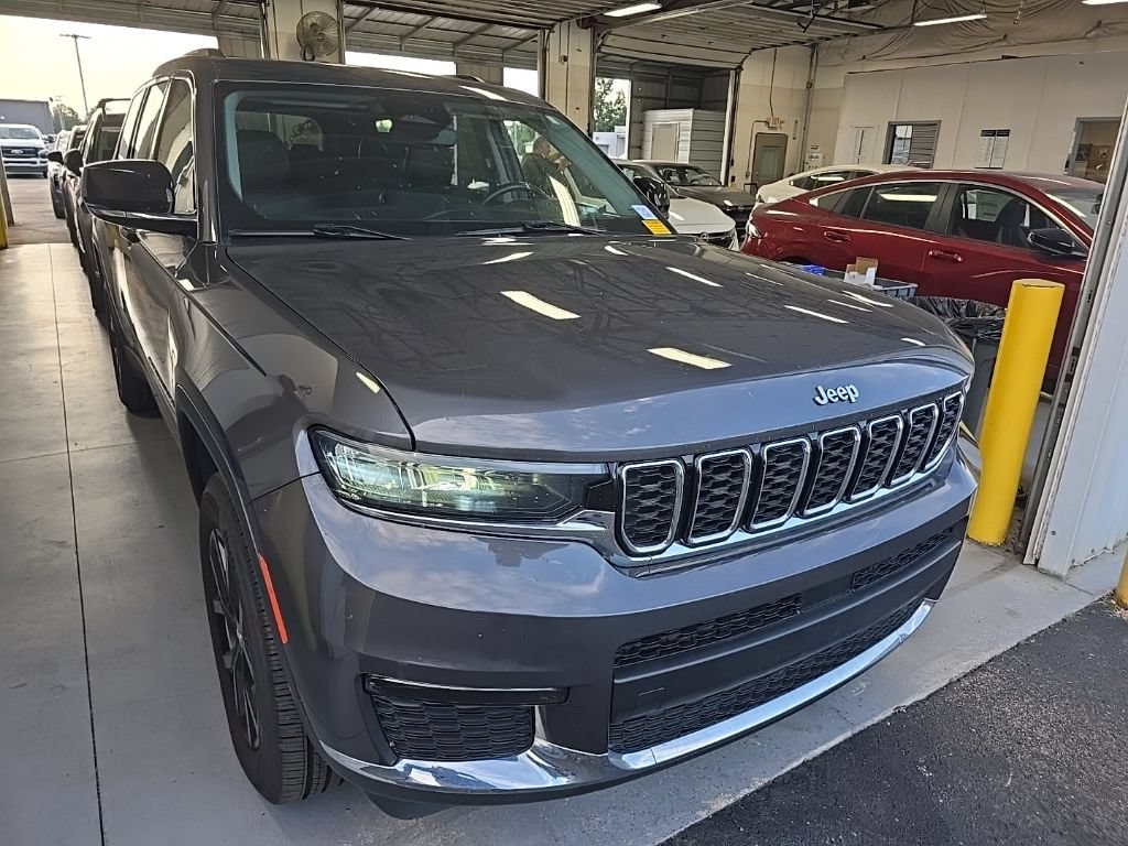 Used 2021 Jeep Grand Cherokee L Limited AWD/4WD image 1