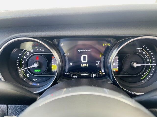 Used 2022 Jeep Wrangler Unlimited Sahara w/ Cold Weather Group AWD/4WD image 27