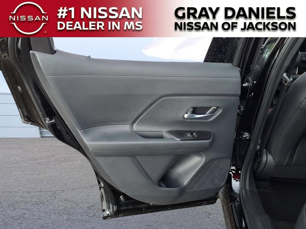 New 2026 Nissan Kicks SR AWD/4WD image 9