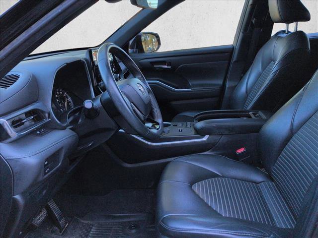 Used 2021 Toyota Highlander XSE image 14