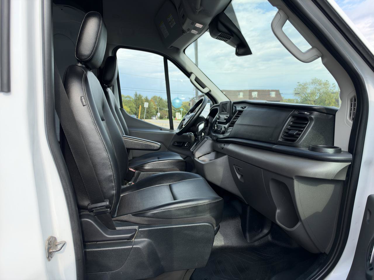 Used 2022 Ford Transit 250 148 High Roof RWD image 10