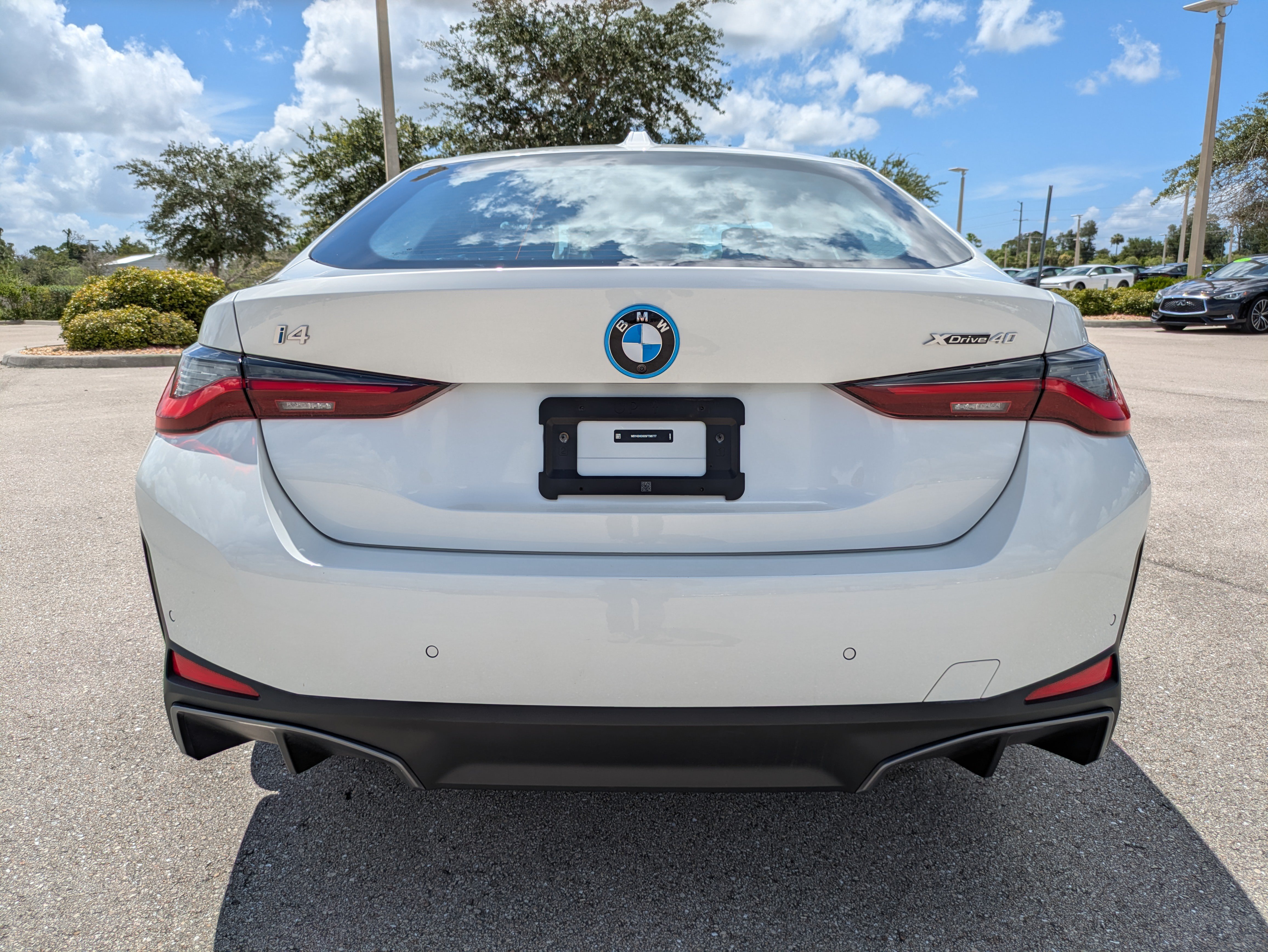 Used 2025 BMW i4 xDrive40i AWD/4WD image 5