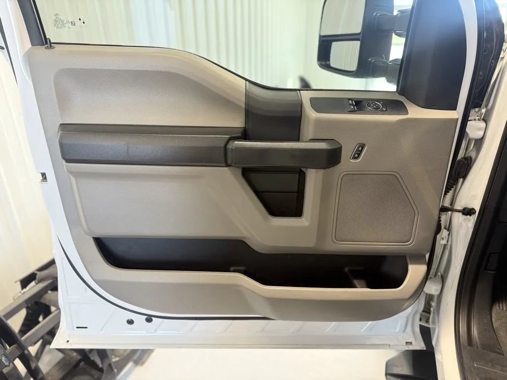 Used 2022 Ford F250 XL w/ Power Equipment Group AWD/4WD image 8