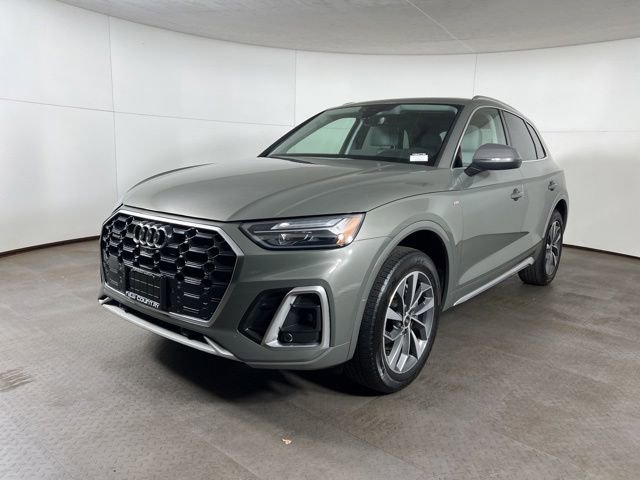 Used 2023 Audi Q5 2.0T Premium Plus w/ Premium Plus Package AWD/4WD image 3