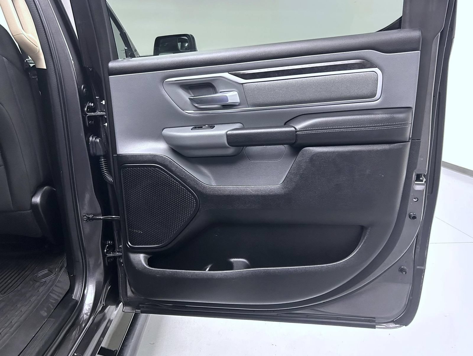 Used 2020 RAM 1500 Big Horn AWD/4WD image 17