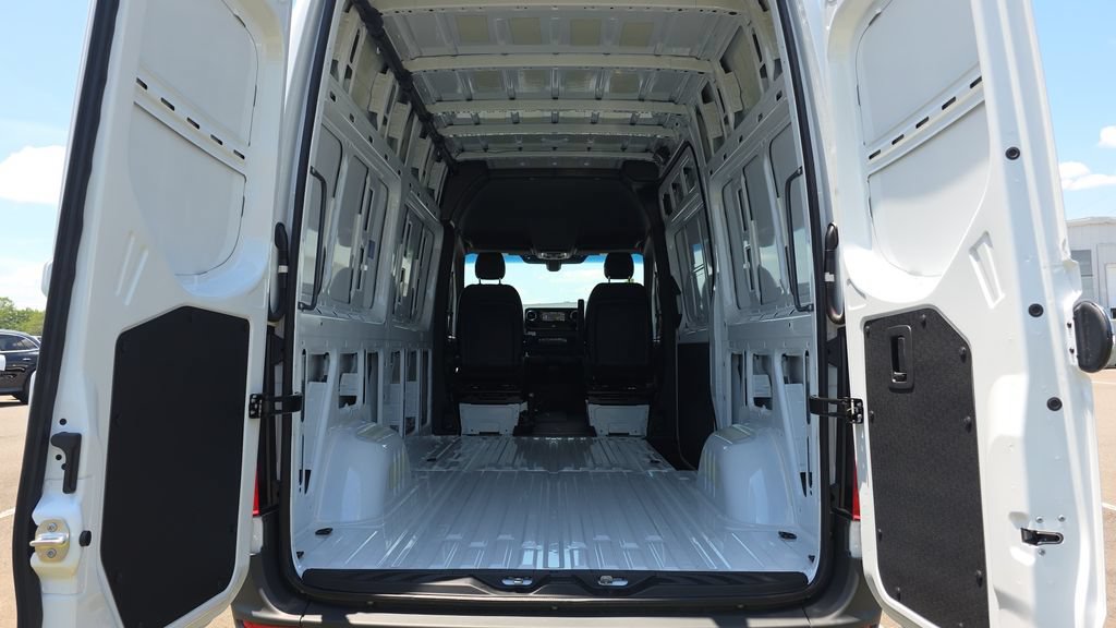 New 2026 Mercedes-Benz Sprinter 2500 image 9