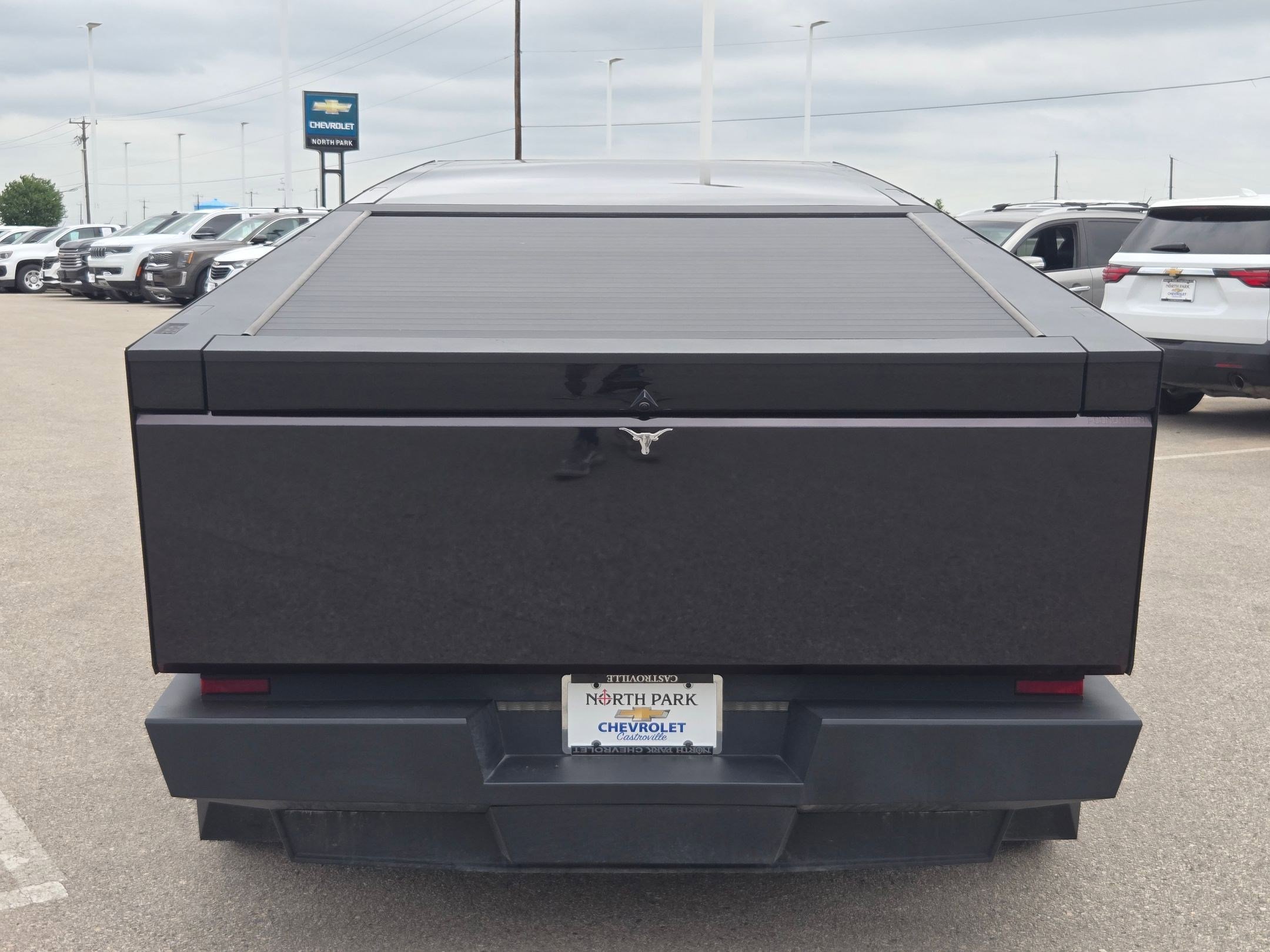 Used 2024 Tesla Cybertruck AWD Crew Cab image 4