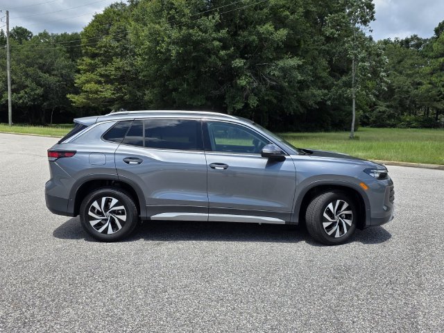 Used 2025 Volkswagen Tiguan S FWD image 35