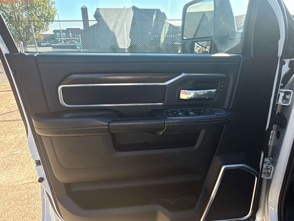 Used 2024 RAM 3500 Laramie image 13