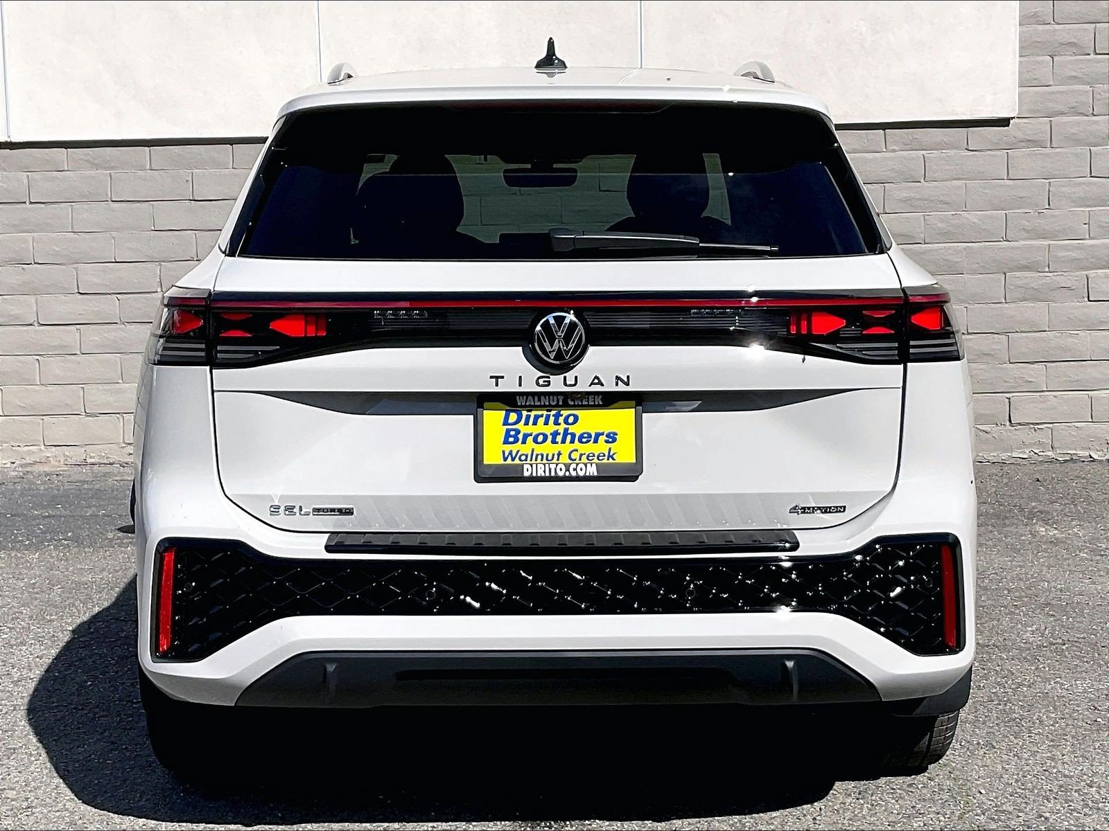 New 2026 Volkswagen Tiguan SEL R-Line AWD/4WD image 3