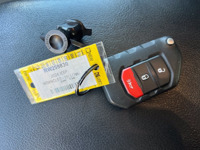 Used 2024 Jeep Wrangler Unlimited Rubicon AWD/4WD image 43