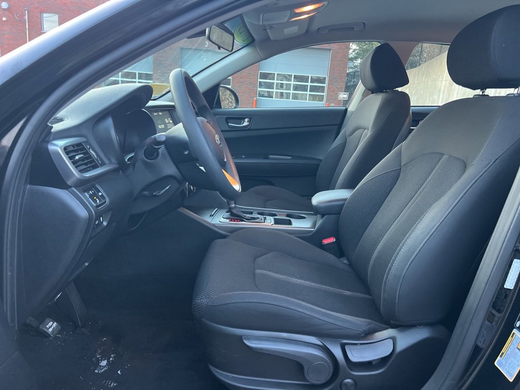 Used 2019 Kia Optima LX image 12