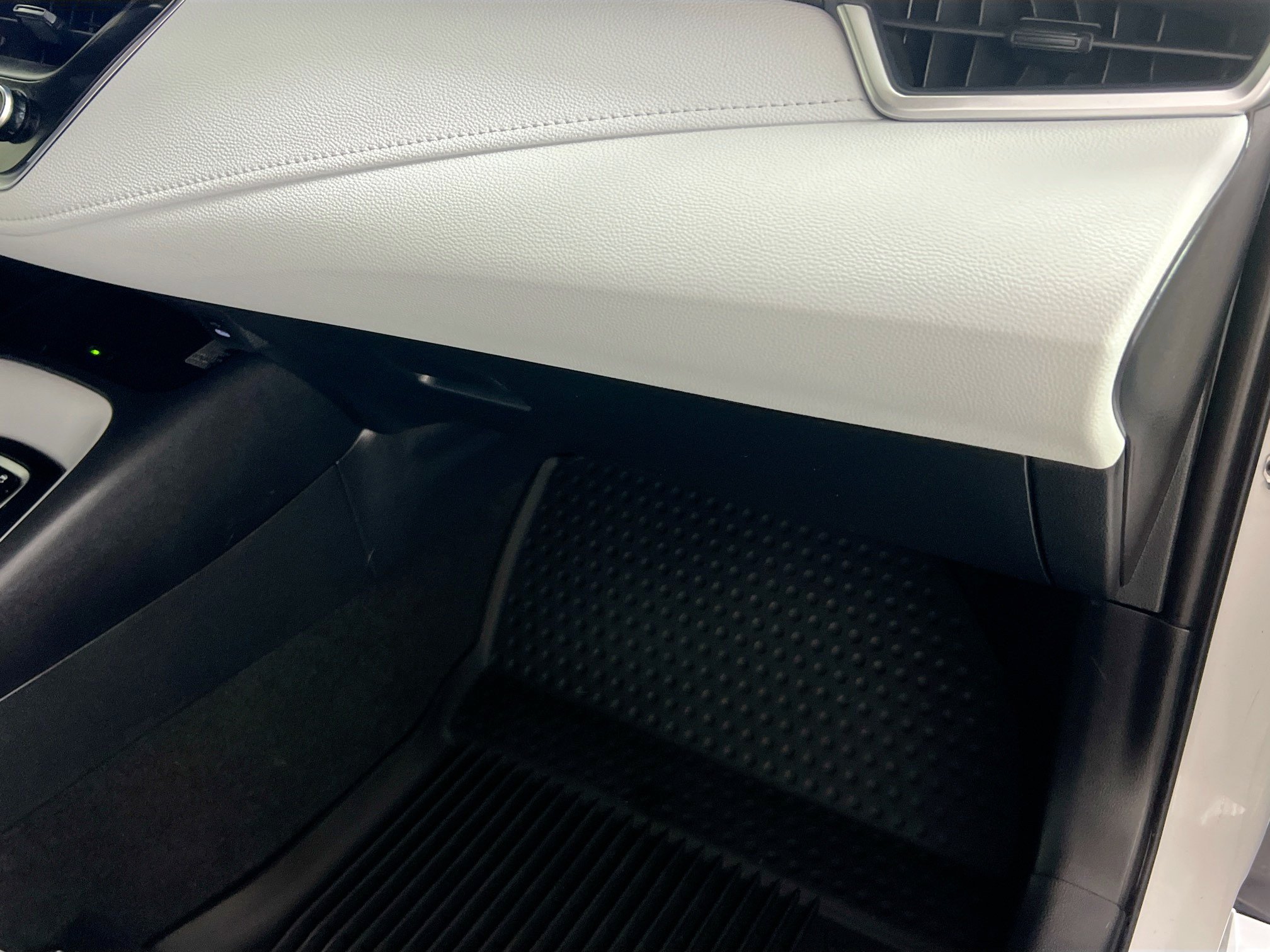 Used 2024 Toyota Corolla SE w/ SE Premium Package FWD image 34