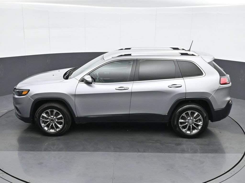 Used 2019 Jeep Cherokee Latitude Plus AWD/4WD image 18