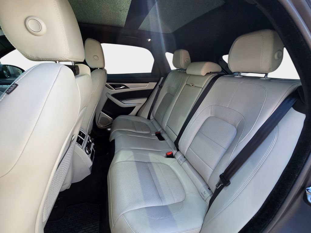 Used 2021 Jaguar F-PACE R-Dynamic S AWD/4WD image 17