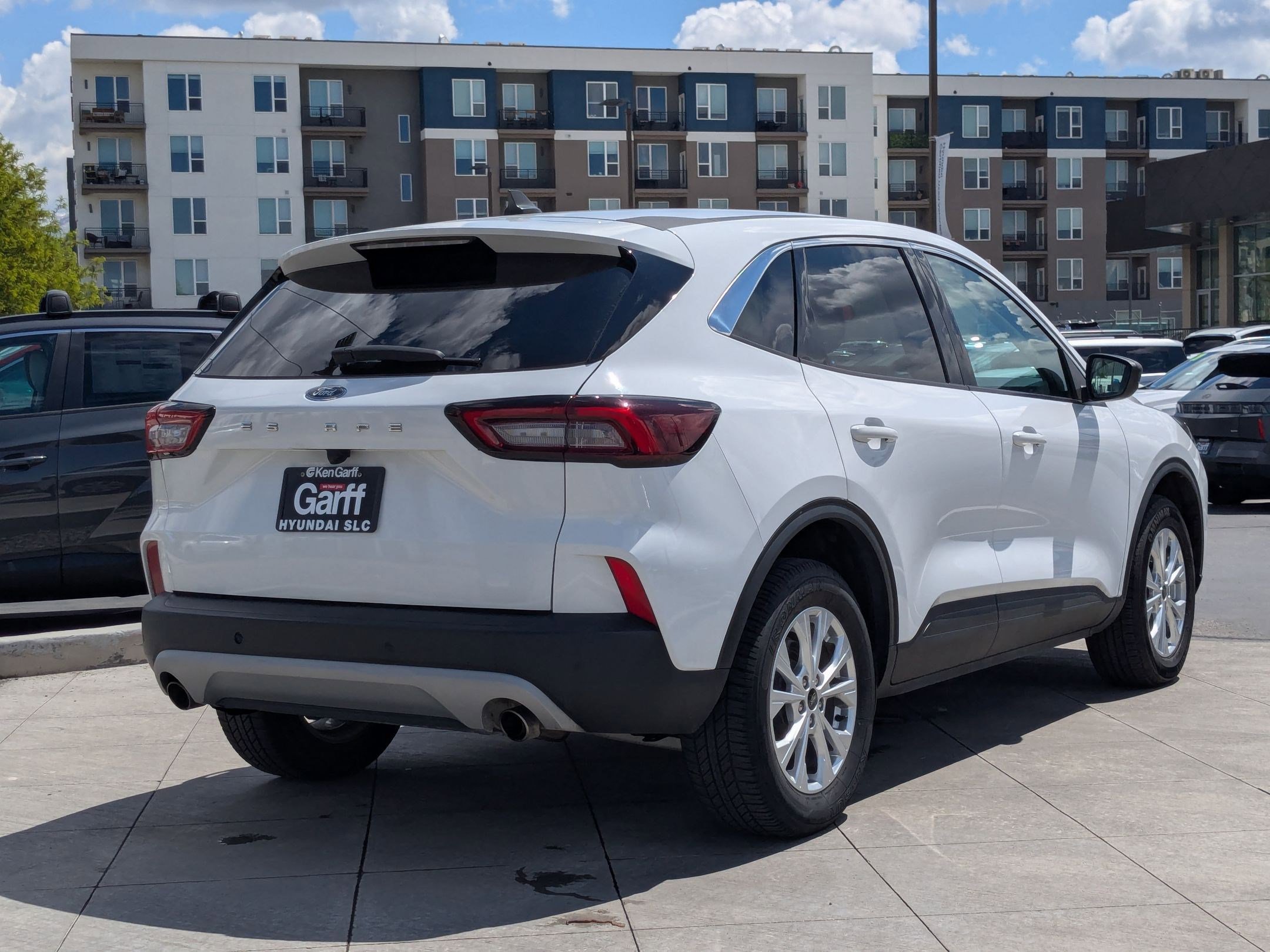 Used 2023 Ford Escape Active w/ Tech Pack #1 AWD/4WD image 3
