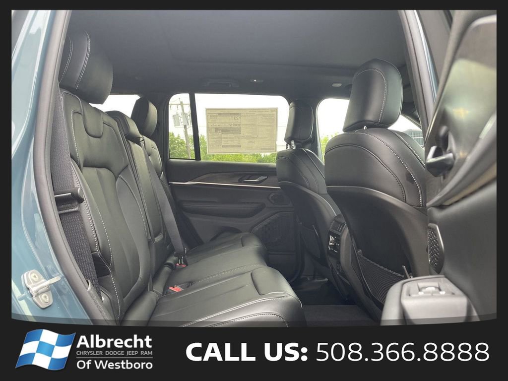 New 2026 Jeep Grand Cherokee Limited AWD/4WD image 14