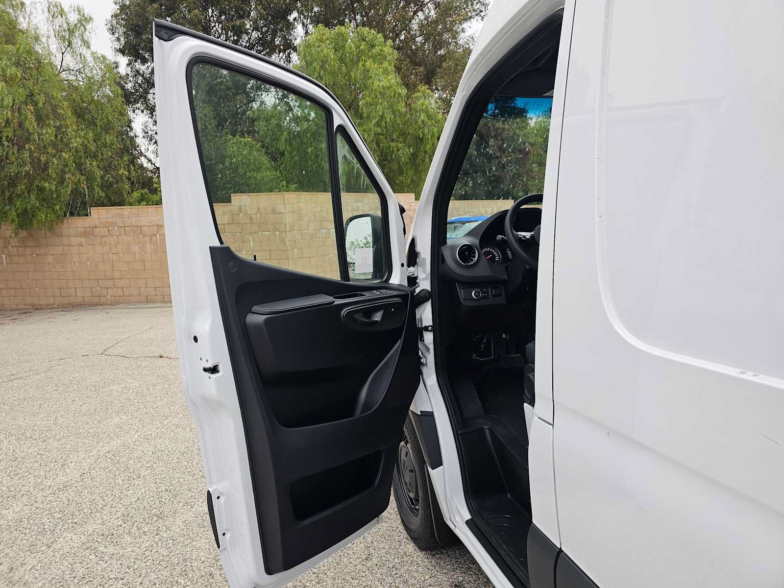 New 2026 Mercedes-Benz Sprinter 2500 image 18