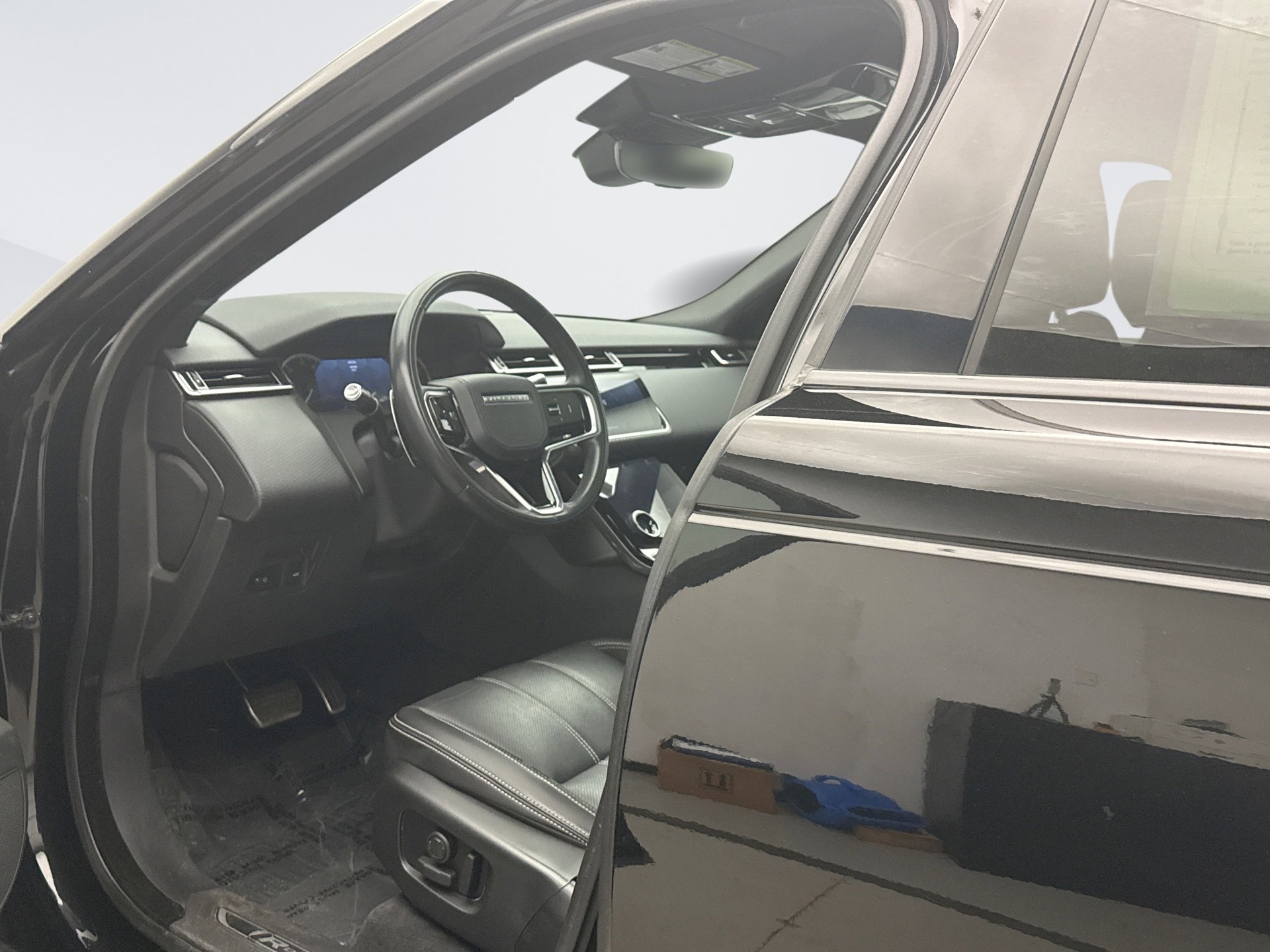 Used 2023 Land Rover Range Rover Velar R-Dynamic S image 10