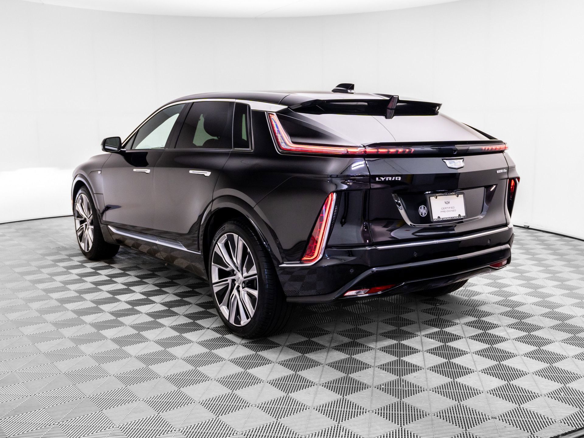 Certified 2025 Cadillac Lyriq Luxury w/ LPO, Floor Liner Package AWD/4WD image 3