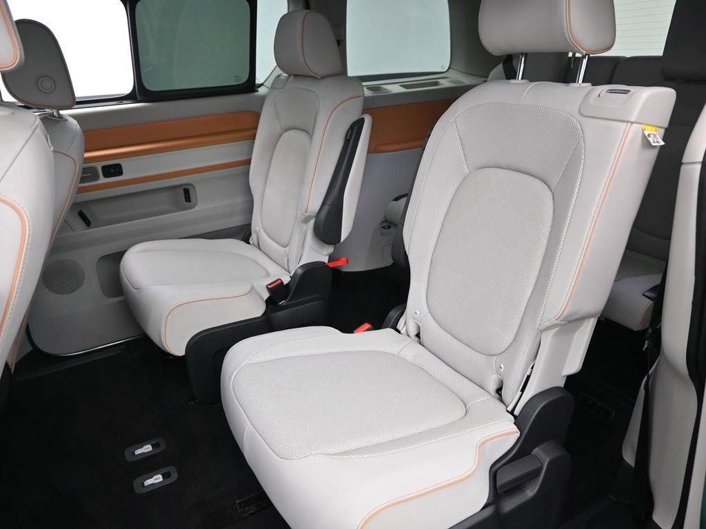 Used 2025 Volkswagen ID. Buzz 1st Edition AWD/4WD image 26