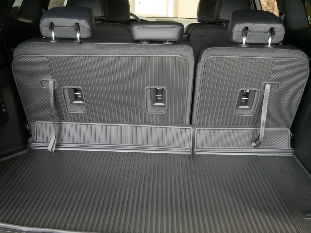 New 2026 GMC Acadia Elevation w/ Elevation Premium Package AWD/4WD image 5