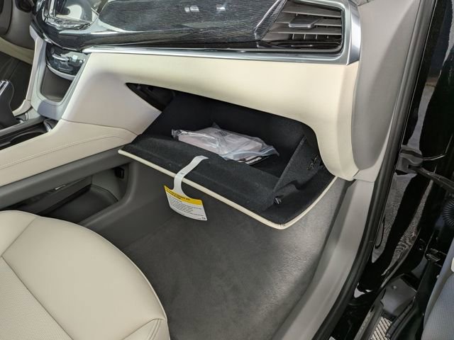 New 2025 Cadillac XT6 Premium Luxury w/ LPO, Floor Liner Package image 34