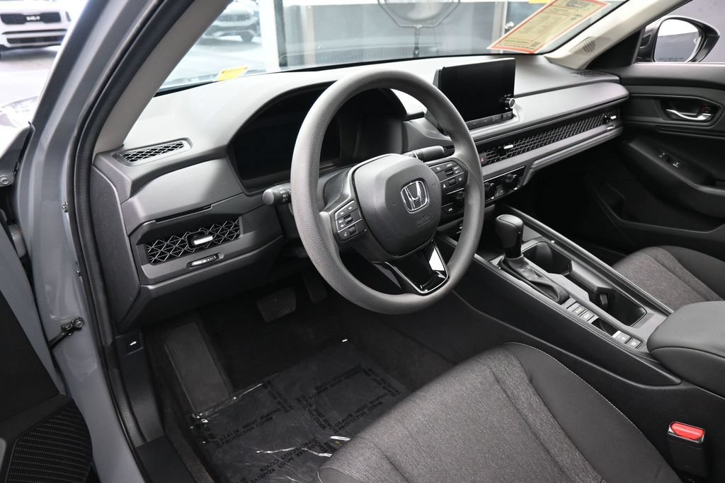 Used 2025 Honda Accord SE image 10