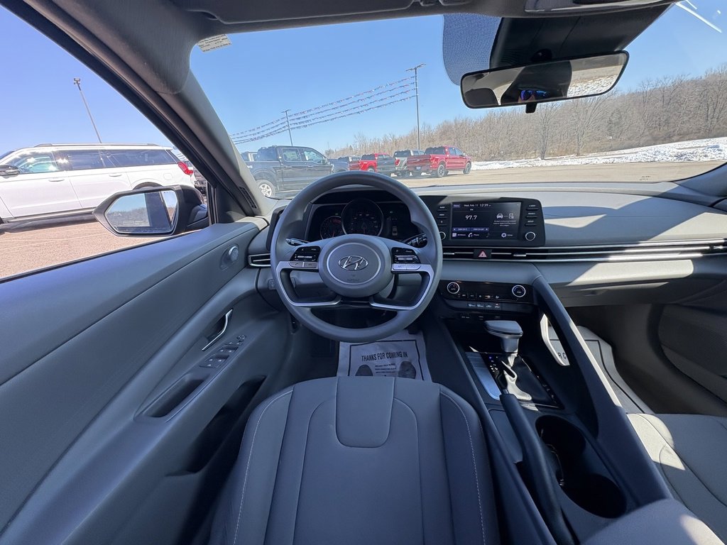 Used 2023 Hyundai Elantra SEL image 23