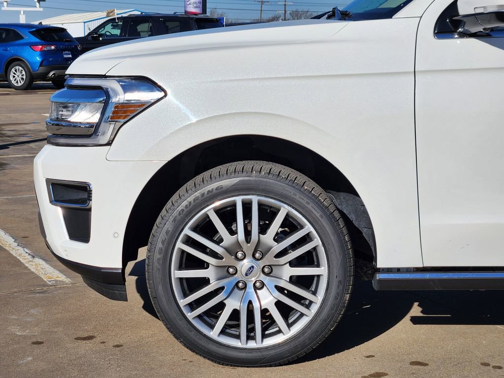 Used 2022 Ford Expedition Limited image 8
