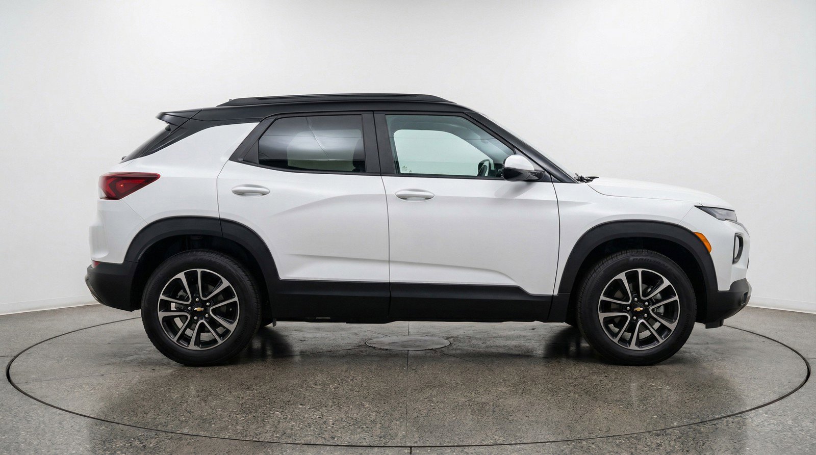 Used 2025 Chevrolet TrailBlazer LT FWD image 11