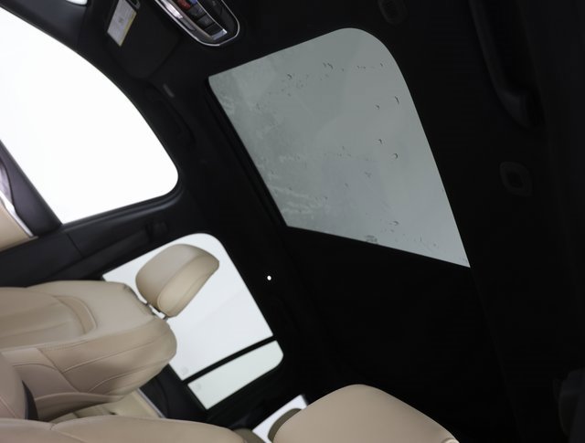 Used 2022 Jeep Grand Cherokee Limited 4xe image 12